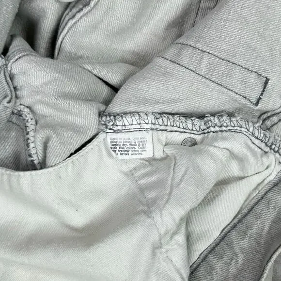 True Vintage 70s Levis Jeans 501 28x32 Regular Straight Fit Light Grey Wash - Picture 6 of 8